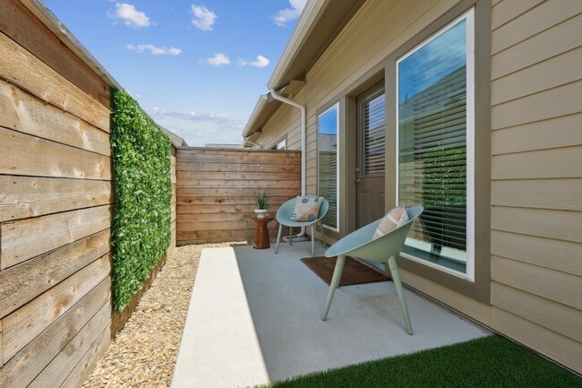 Photo - Avendale Painted Tree