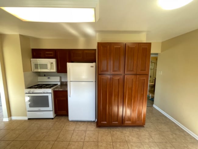 Photo - 2426 Highland Cir