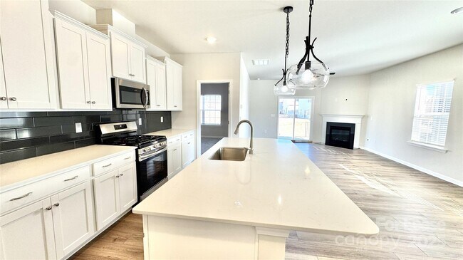 Photo - 1627 Swallow Tail Dr