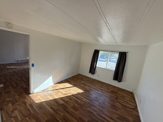 Photo - Spacious Mobile Home for Rent – Don't miss...