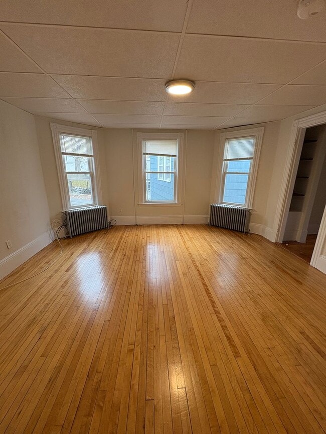 Building Photo - 17 Essex St Unit Apt. #2