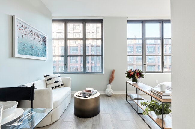 Photo - Magnolia Dumbo