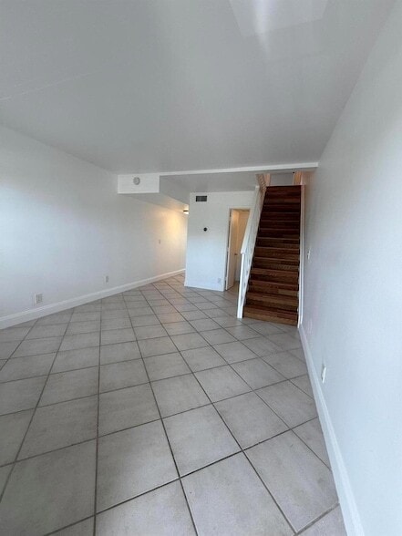 Building Photo - 9500 SW 3rd St Unit 2230 Rental