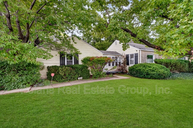 Building Photo - 3916 W 96th St