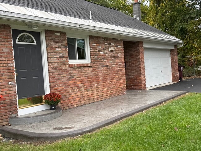 Photo - 26 Patricia Ln Unit B