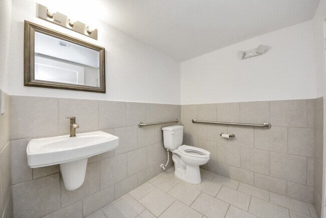 Building Photo - 18716 Centro Main St Unit A