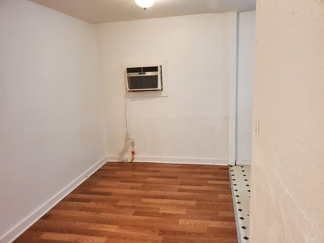 Photo - 319 Woodford Ave Unit A