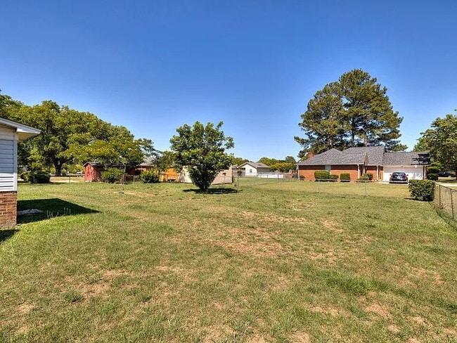 Photo - Lawn care included!