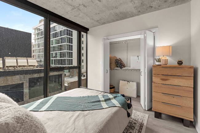 Photo - 165 W Huron St