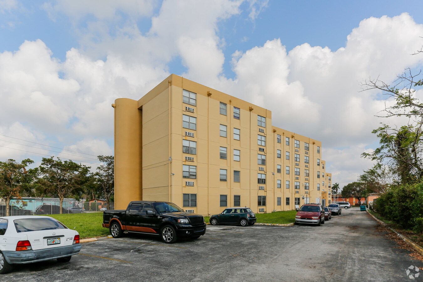 Little River Plaza - Little River Plaza Apartments