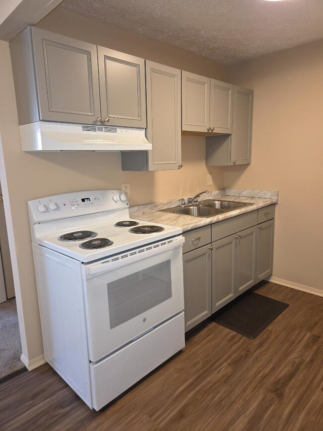 Photo - 3883-3885 Bennett Rd. - Bldg 1, #4