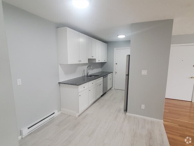 Building Photo - 71a Station Street Unit 5A Rental