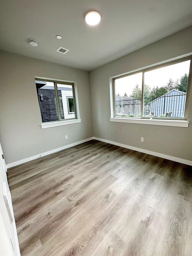 Photo - Pacific Apartments