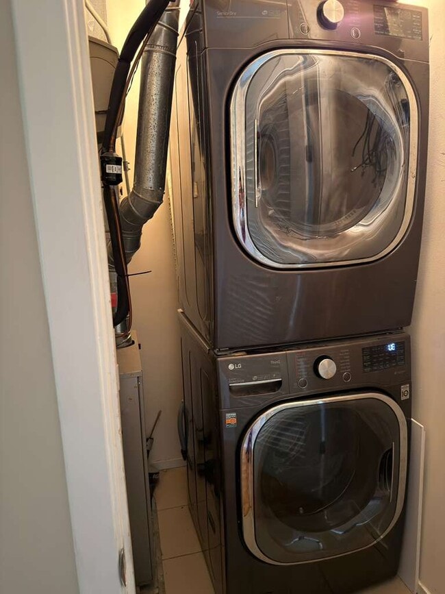 Photo - 2442 W Madison St Unit 3