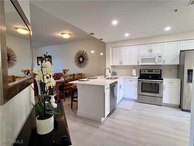 Building Photo - 6920 Huntington Lakes Cir Unit 103