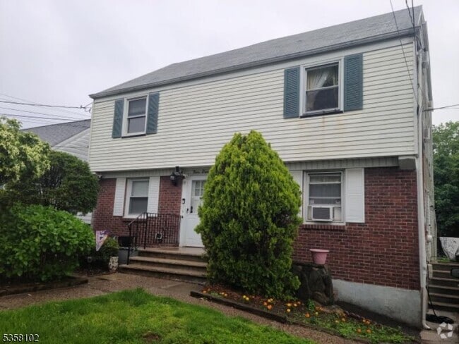 Building Photo - 36 E 7th St Unit 1 Rental