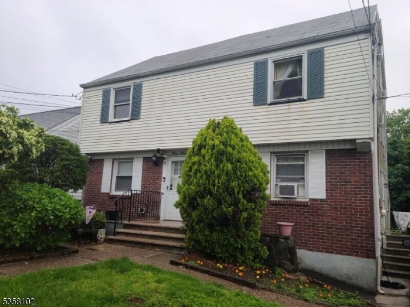 Photo - 36 E 7th St Apartment Unit 1