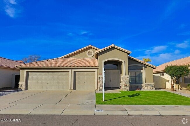 Building Photo - Remodeled Ahwatukee 4br Rental