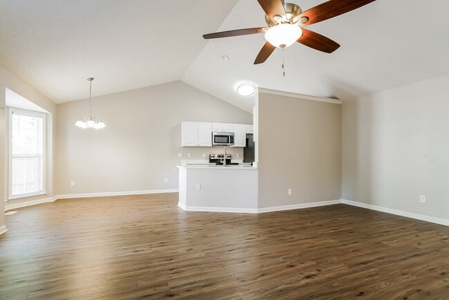 Photo - 203 Zircon Ln