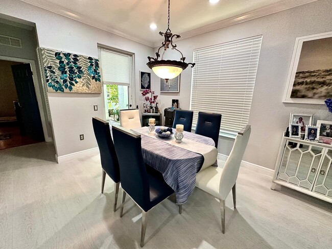 Photo - 4720 Mimosa Pl Unit 905