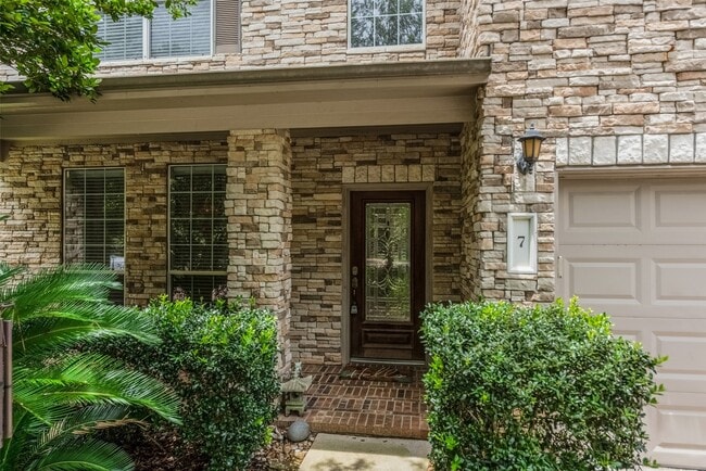 7 Ebony Oaks Pl
