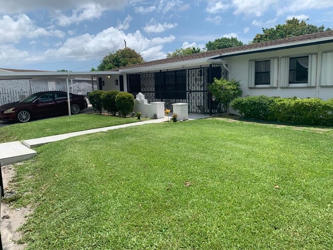 Photo - 17121 NW 44th Ave Unit House4Rent