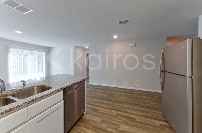 Photo - 1244 W Hanover Ln