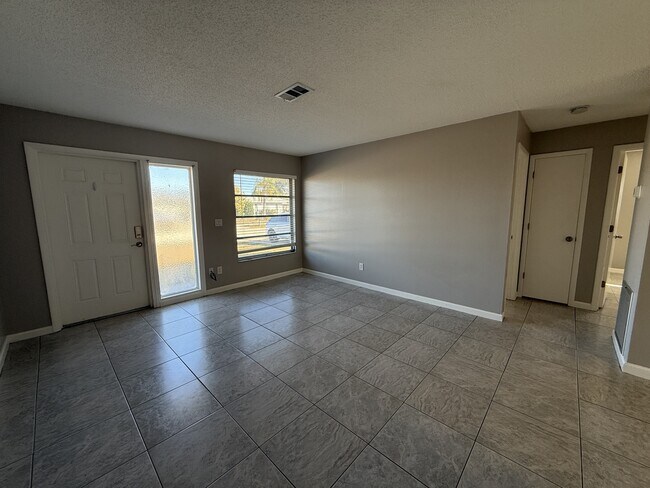 Photo - 470 Briarwood Rd