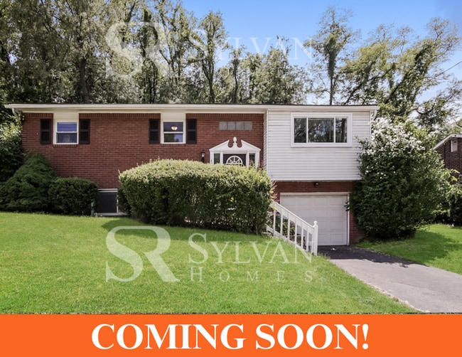 Building Photo - Remarkable Value. Unbeatable Location!