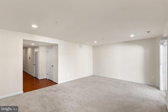 Photo - 5345 Tweeddale Pl