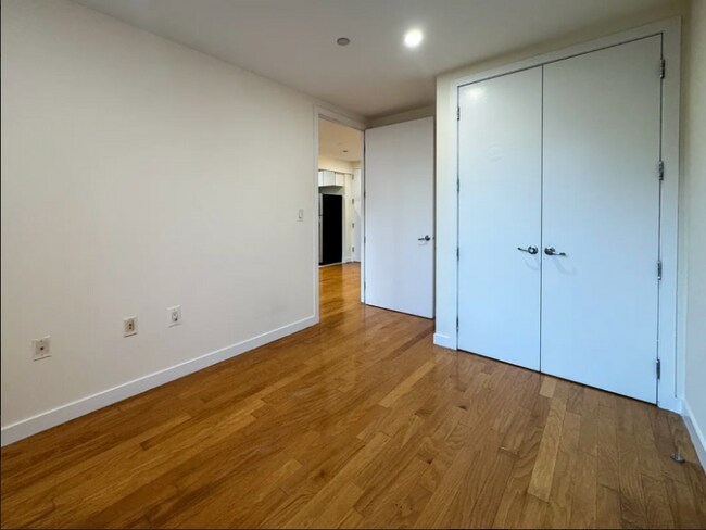 Photo - 924 Metropolitan Ave Apartamento Unidad 301