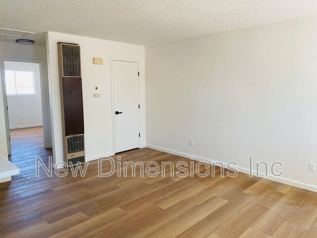 Photo - 207 N Broadway St