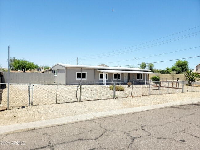 Photo - 2749 E Beardsley Rd