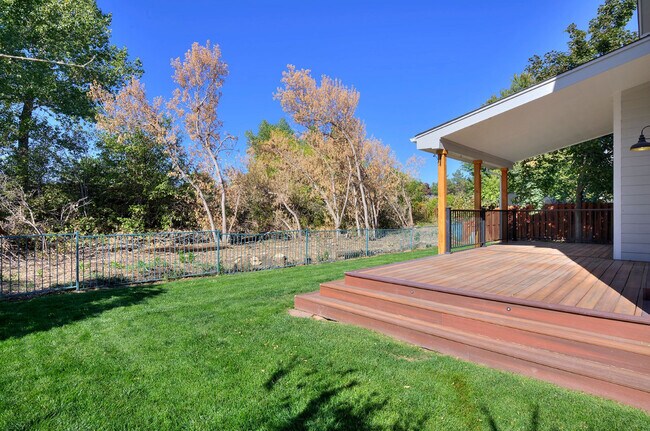 Photo - 7045 Pike Ct