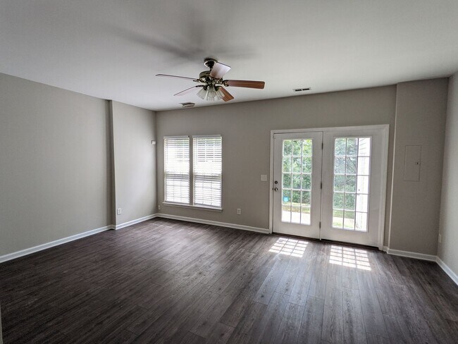Photo - TOWNHOME IN SOUTHWEST MECKLENBURG/2 BR 2.5 BATH