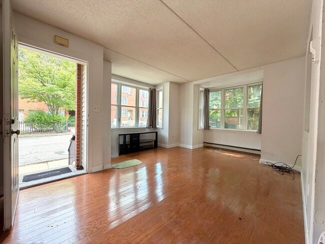 Photo - 26 Ellingwood St