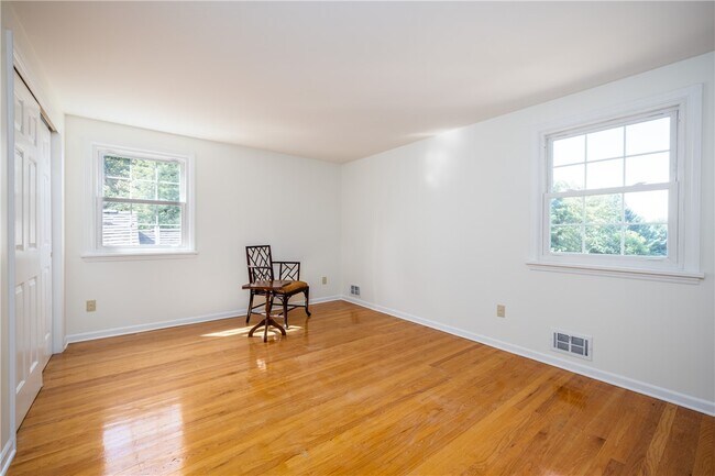 Photo - 460 Stone Rd