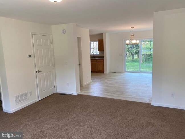 Photo - 301 Bondsville Rd