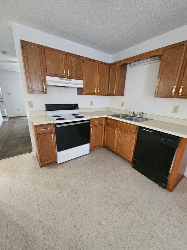 2302 Raleigh Ct