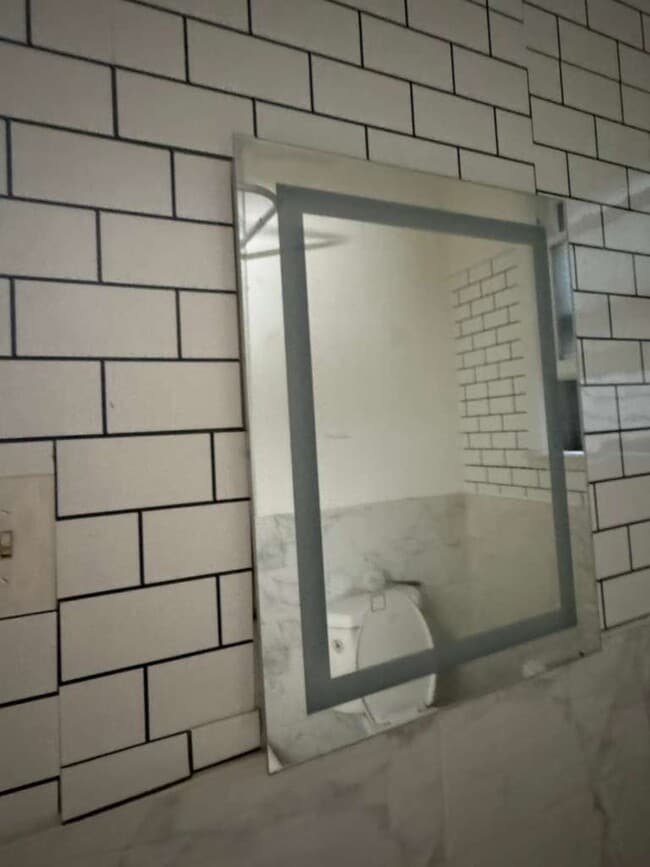 Building Photo - 368 N 11th St Unit 1
