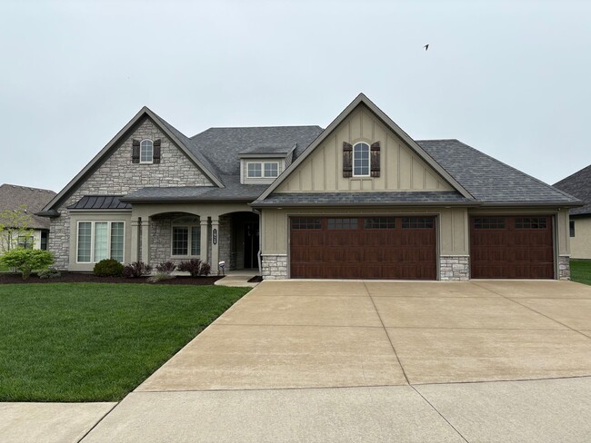 Building Photo - Single Family Home - Available For Rent in Old Hawthorne!