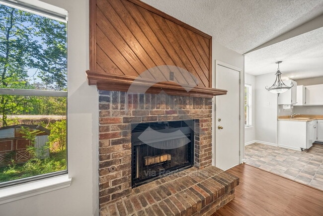 Photo - 9 Point W Cir