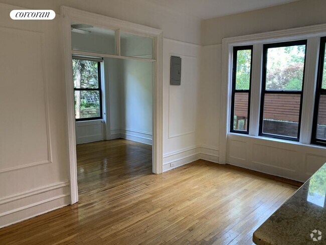 Building Photo - 250 Adelphi St Rental
