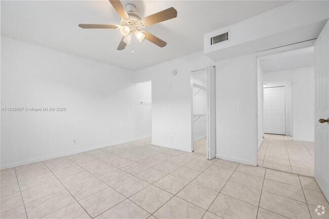 Building Photo - 2912 NW 55th Ave Unit 1C Rental
