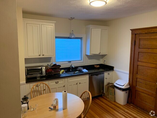 Building Photo - 258 Boston Ave Unit 3 Rental