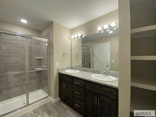 Photo - 564 Trails End