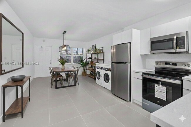 Photo - 1740 Funston St Unit 5