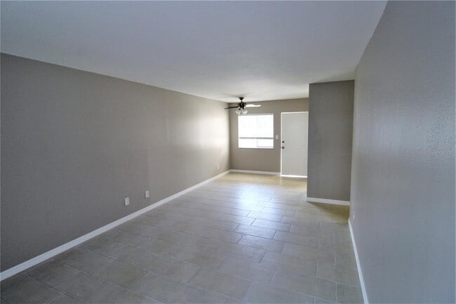 Photo - 3001 Bee Ridge Rd Unit 120