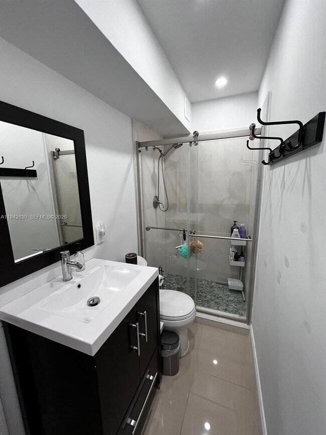 Photo - 320 S 28th Ave