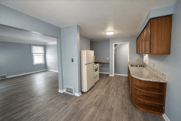 Photo - 15824 Norborne Ave